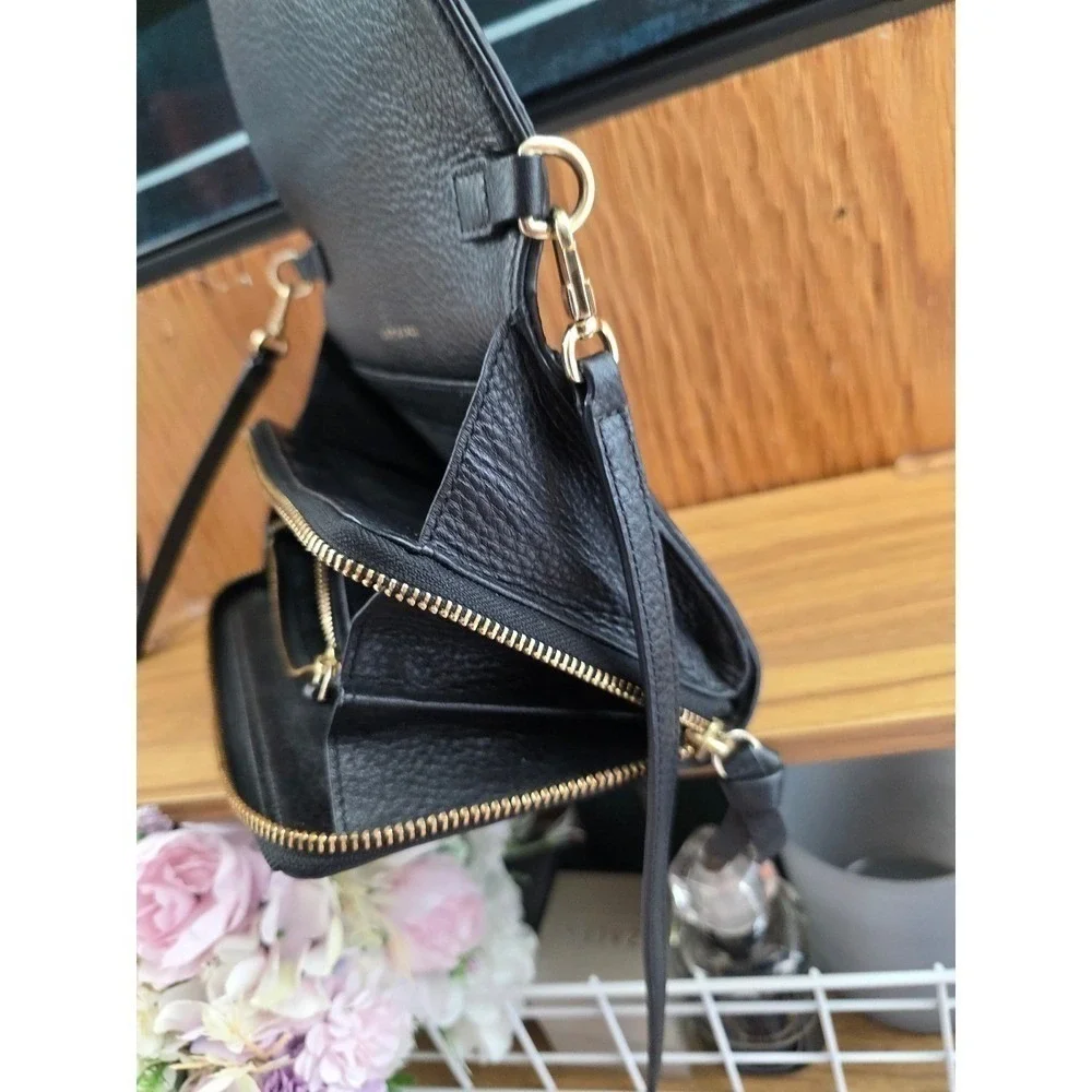 Tory Burch Thea Crossbody Wallet Bag Black Pebbled Leather Gold Hardware